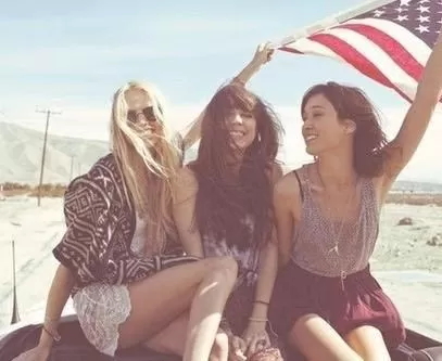 CMのようなロングヘアーにしたいのに毛先をすきバサミでスカスカにさえた!!