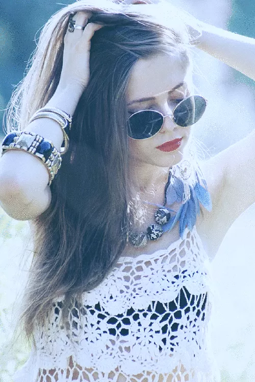 ハチが張っている　頭が四角く見える